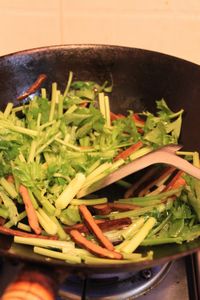 怎样制作芹菜炒香干
