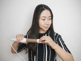 卷发棒怎么做头发