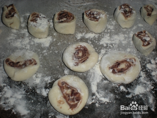 夏天怎么做快手面点——电饭锅版豆沙卷儿