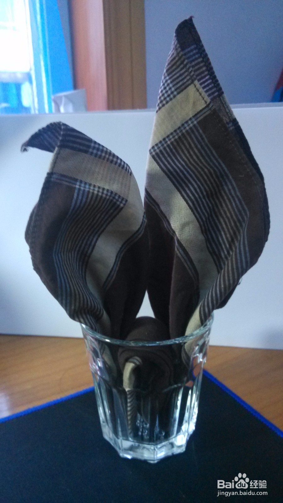 春意和雄鸡的餐巾做法