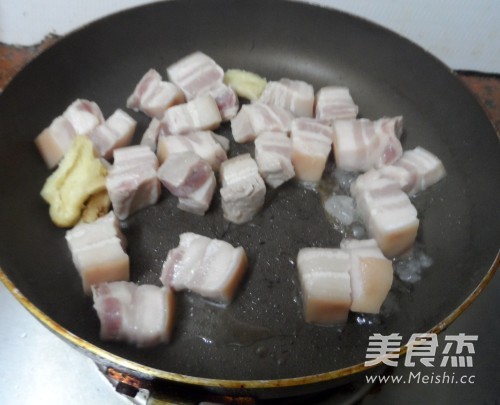 栗子红烧肉的做法