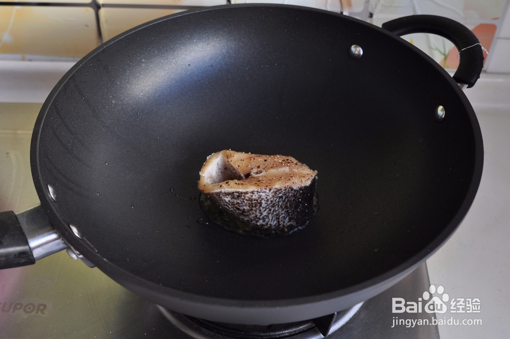 烤鱼的新做法：法式香草烤鱼，在家也能轻松搞定