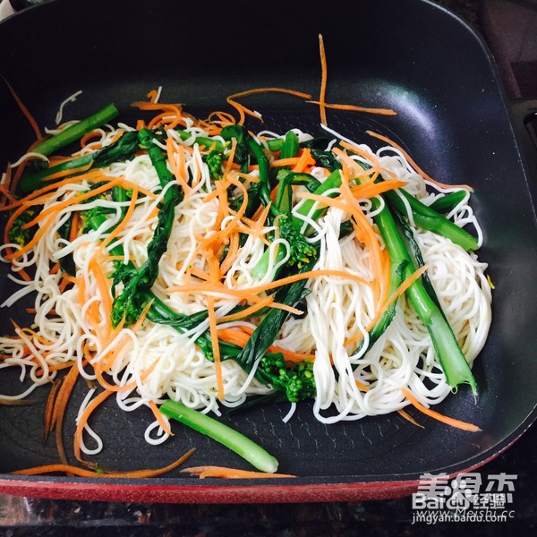 鸡蛋青菜炒面