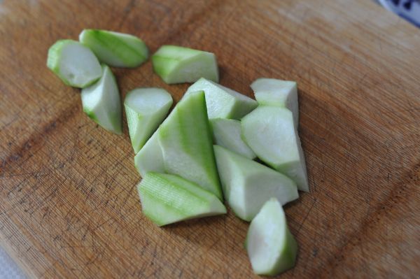 丝瓜火腿鸭汤煲