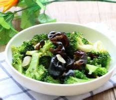 怎么做凉拌西兰花木耳