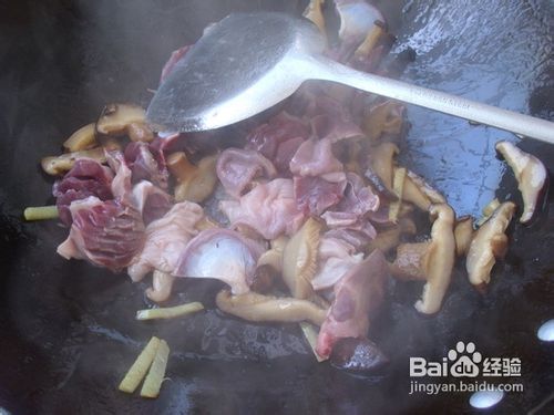 香菇炒鸭胗