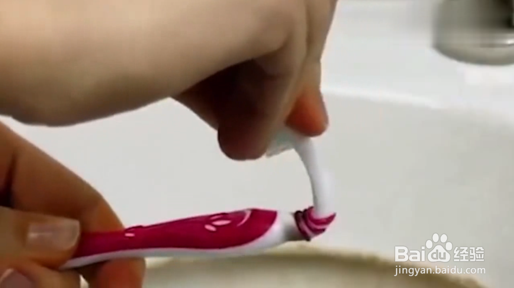 如何妙用废弃牙刷?