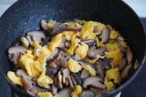 怎么做美味的香菇炒鸡蛋