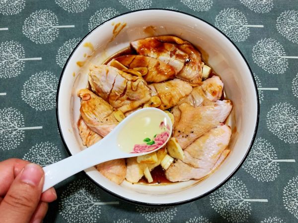 鲜嫩多汁柠香黑胡椒烤鸡翅