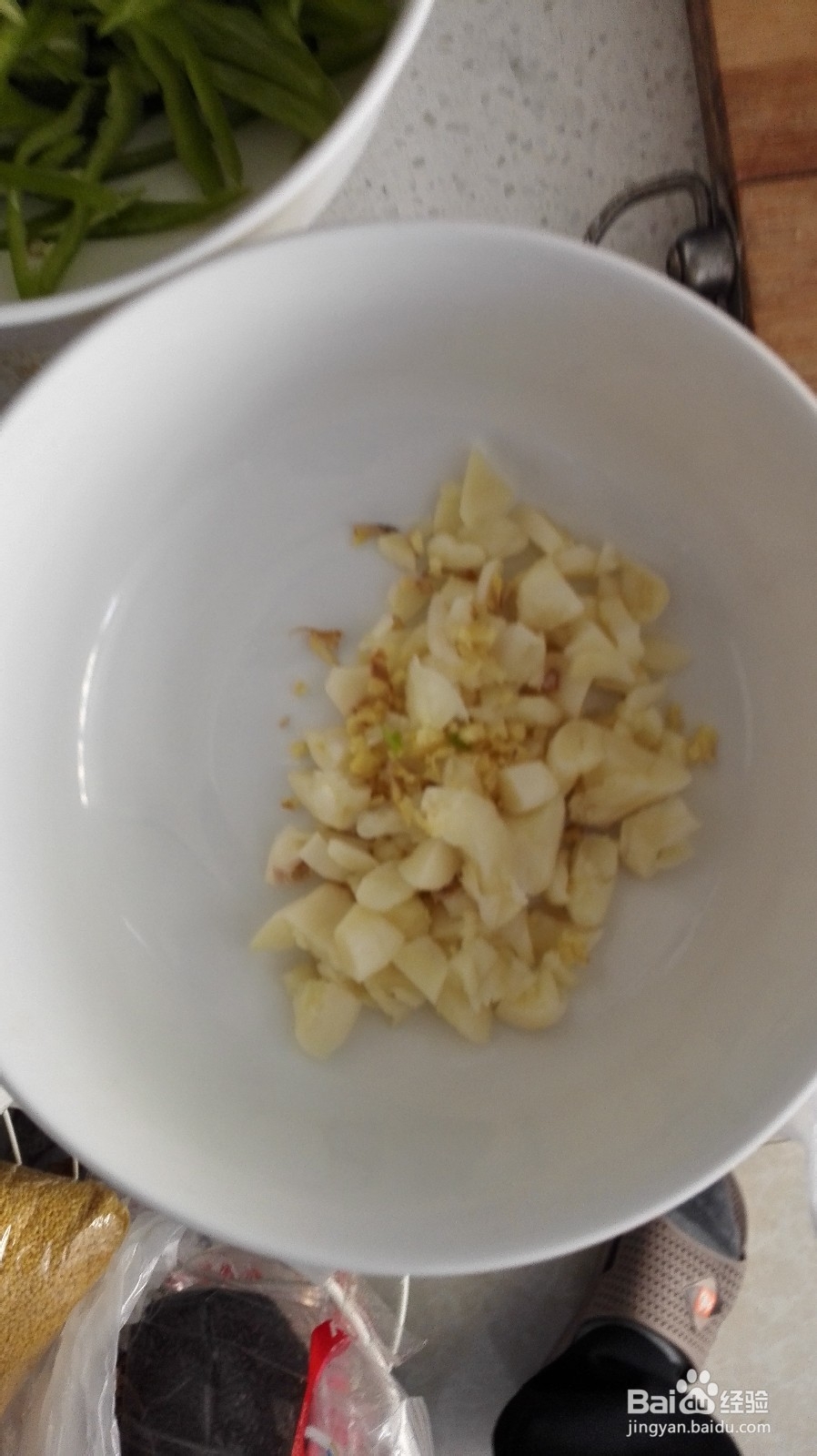 在家做鱼香肉丝用泰式甜辣酱代替泡椒