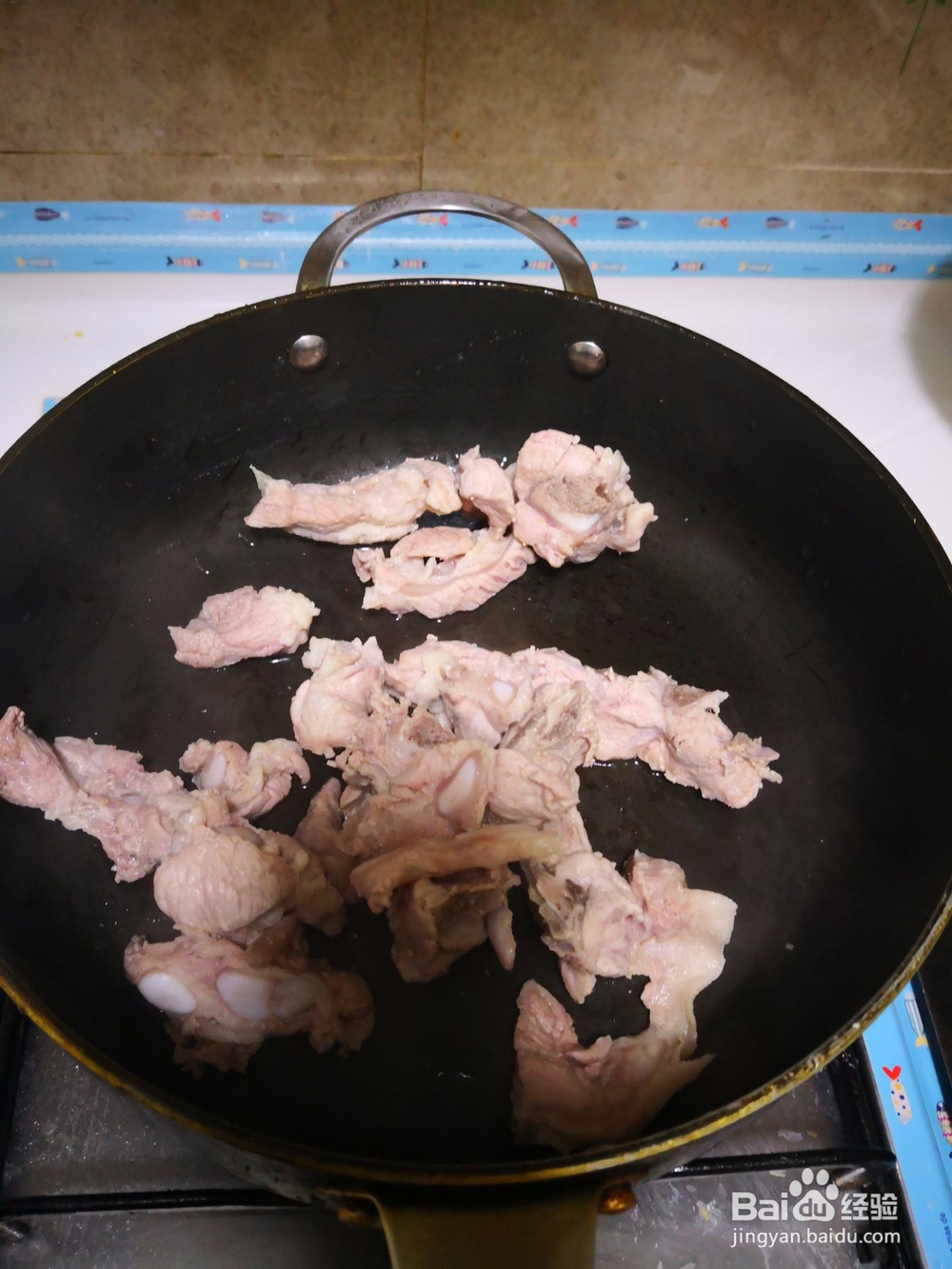 怎么做脊骨炖酸菜