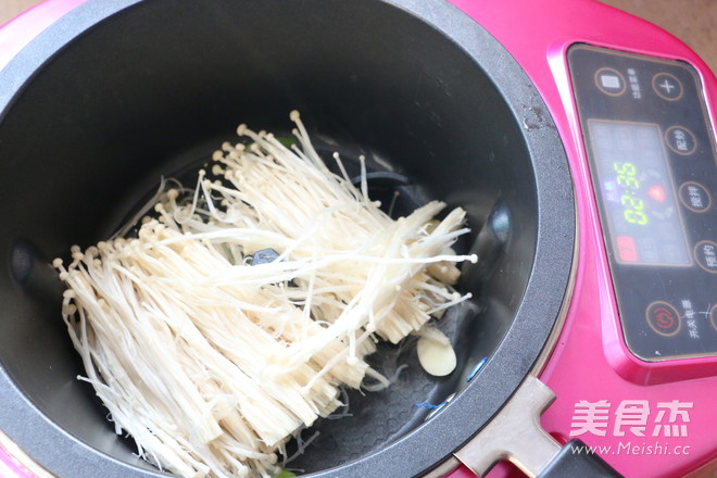 茄汁金针菇的做法