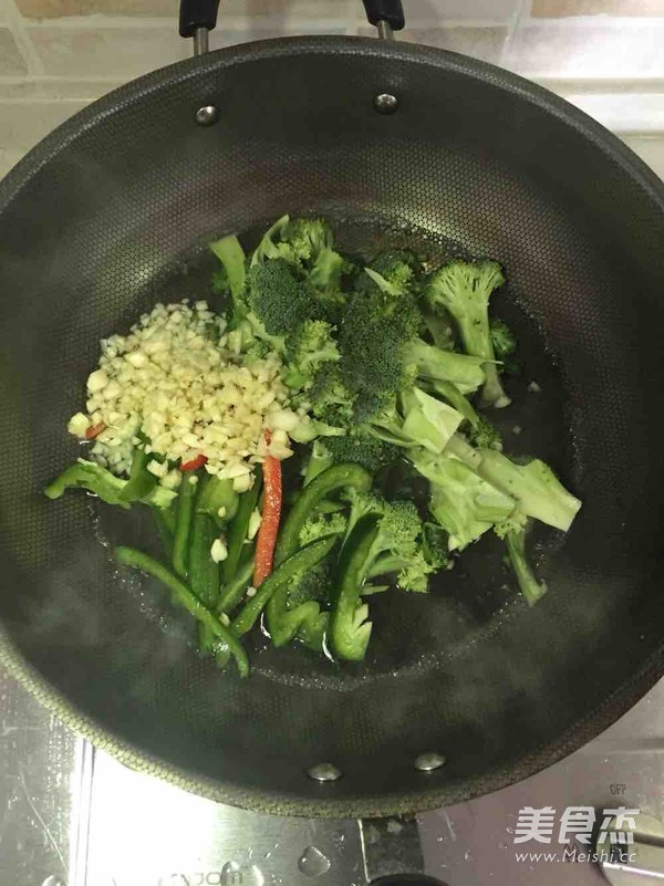 蒜蓉西兰花的做法