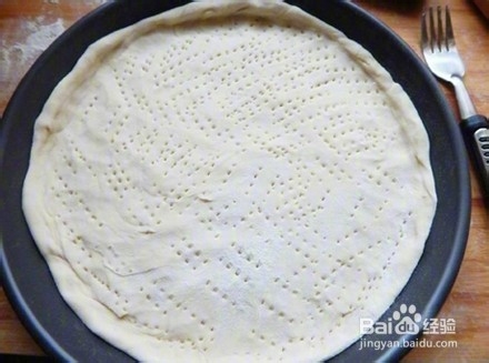 自制蘑菇鸡肉肠披萨的做法