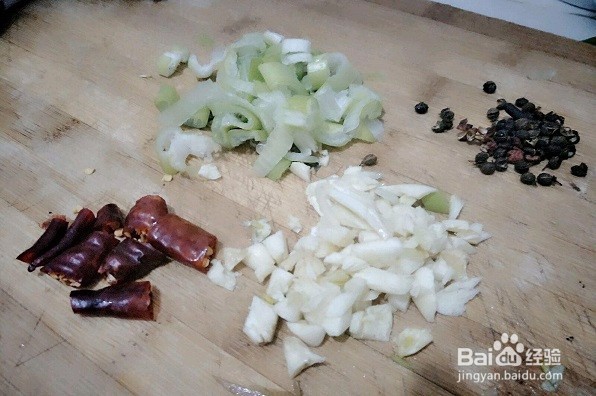 怎么炖鲤鱼 怎么炖鲤鱼不腥 怎么炖鲤鱼好吃