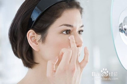 脸上为什么会长脂肪粒