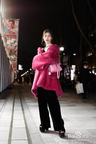 高腰宽裤热潮来袭！3分钟学会运用三种单品混搭出欧美率性风范