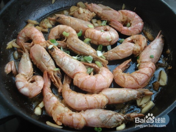 如何做美味的炒野生红虾