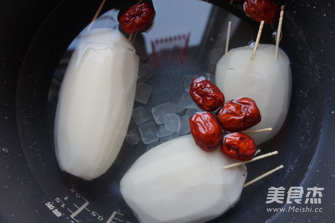 焦糖糯米藕的做法