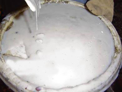 怎样在天花板上做防水