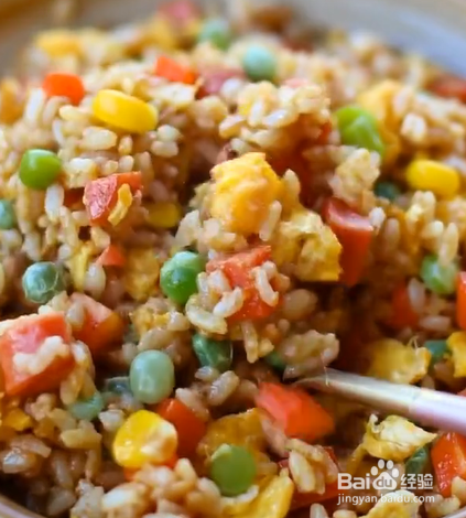 如何制作炒饭？