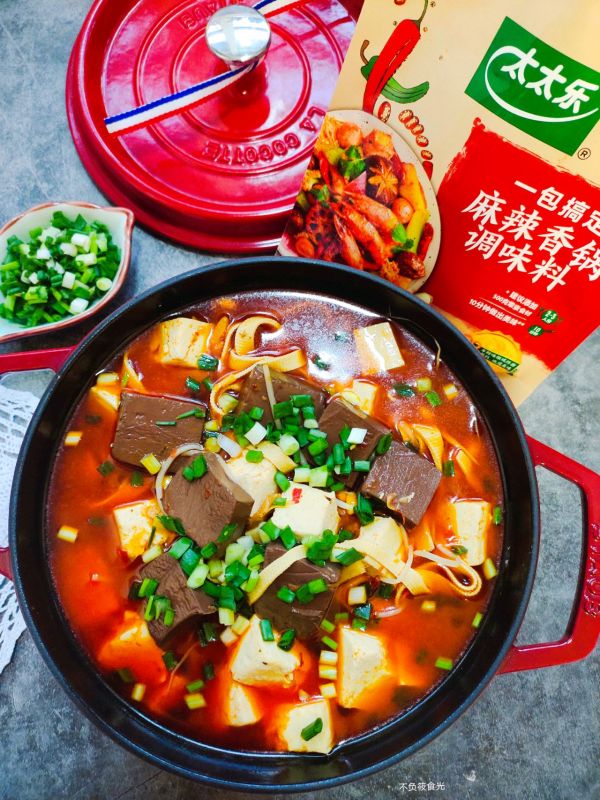 香辣鸭血豆腐锅