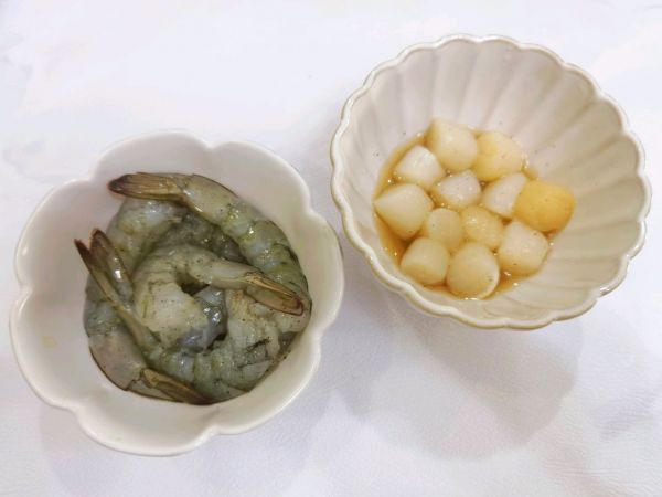 海鲜贻贝煲仔饭