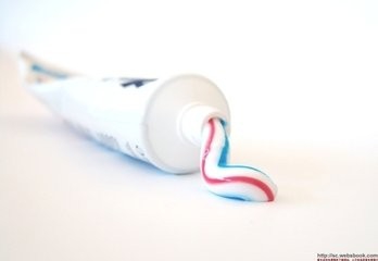 床单有黑色霉点怎么去除