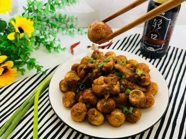 不需要炒糖色红烧鸡块焖鹌鹑蛋