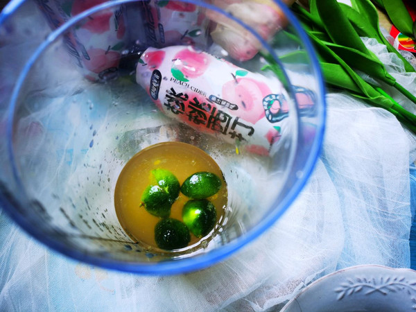 桃桃西打汽泡水