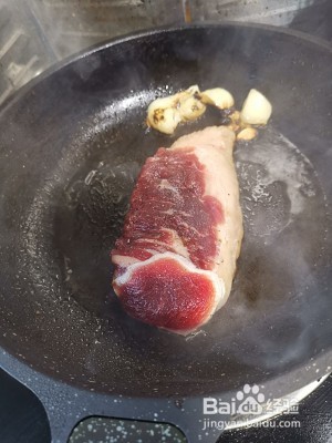 如何制作美味的麻辣酱汁牛扒