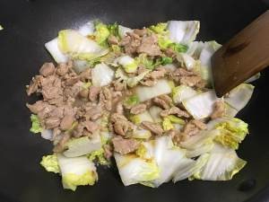 养生食补白菜炒肉
