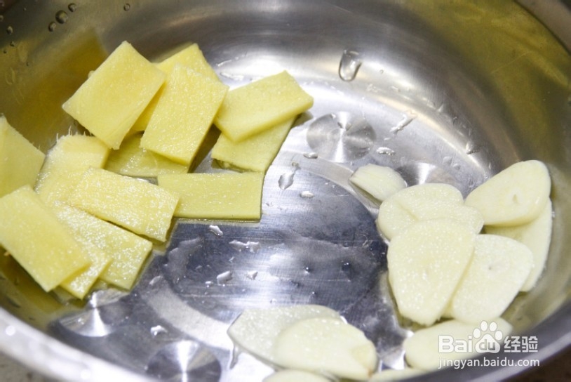 山药炒木耳的做法