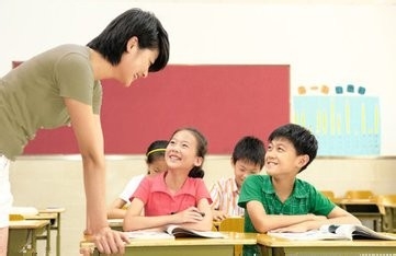 用心关爱教育学生