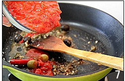 蒜香番茄鳀鱼面