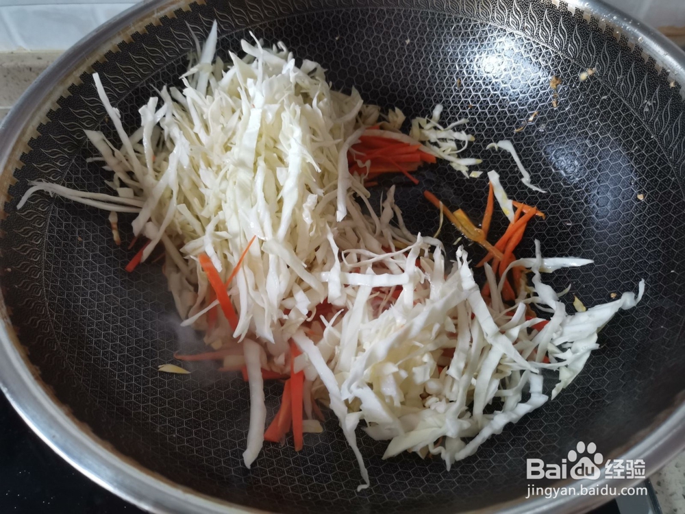 美食包菜粉丝炒鸡蛋的做法