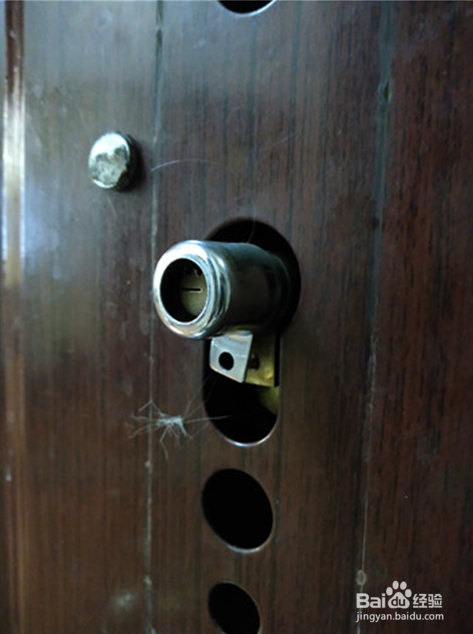 更换保德安锁体过程