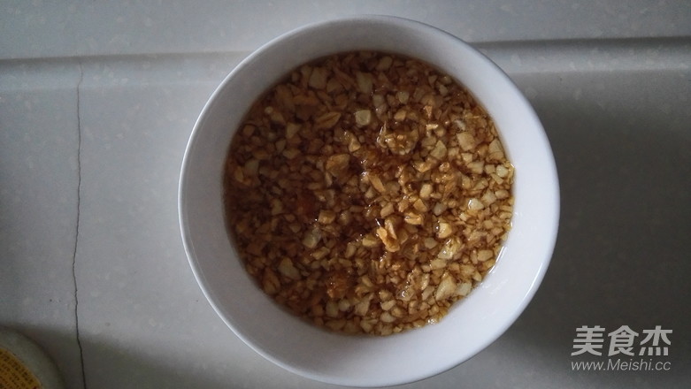 蒜油藕片的做法