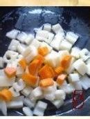 荷香盈齿的什锦酸辣藕丁