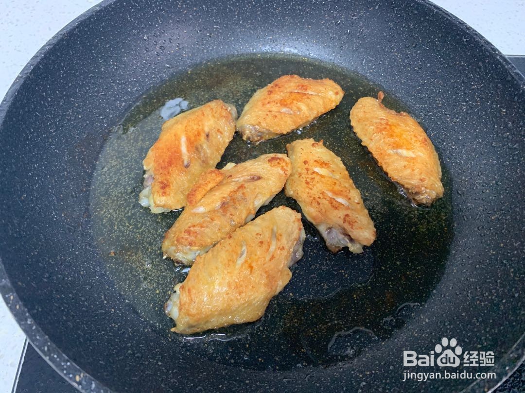 干锅鸡翅虾蟹煲的做法