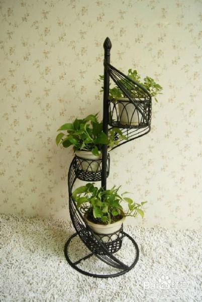 清新田园风的铁艺花架