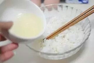 如何用米饭做寿司卷/