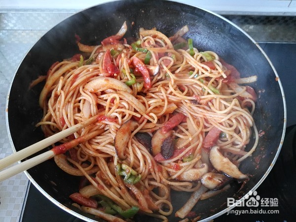 烤肠香菇炒意面
