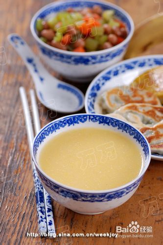 【煎饺+煎馒头片+凉拌花生米+玉米糊+香蕉】