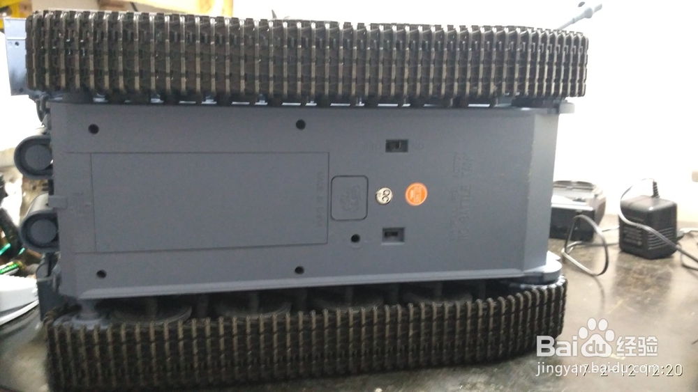 儿童军迷电动玩具1比16遥控坦克车的维修经验
