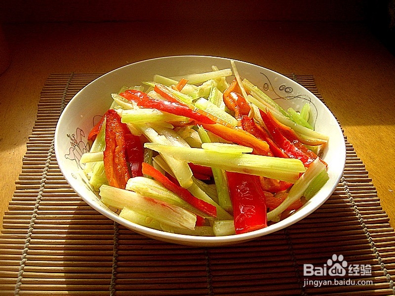 红椒炒芹菜丝——舌尖上的年夜饭