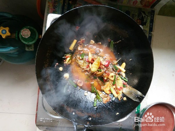 试试传说中的葱焖鲫鱼