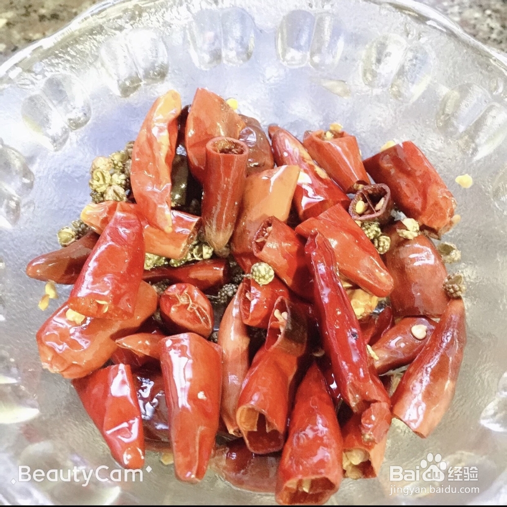 抢着吃的酸菜肉丝米线