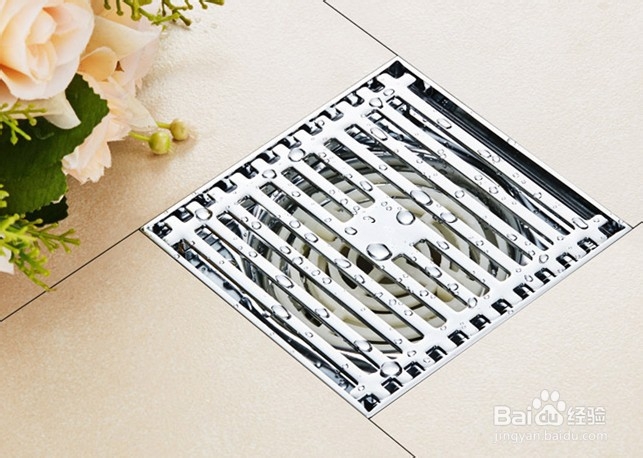 家里的卫生间经常散发出很重的臭味，该怎么办？