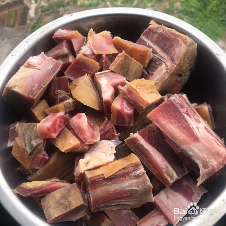 孩子爱吃的火腿猪脚萝卜